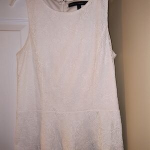 Women's lined lace blouse from White House Black Market. SZ 6